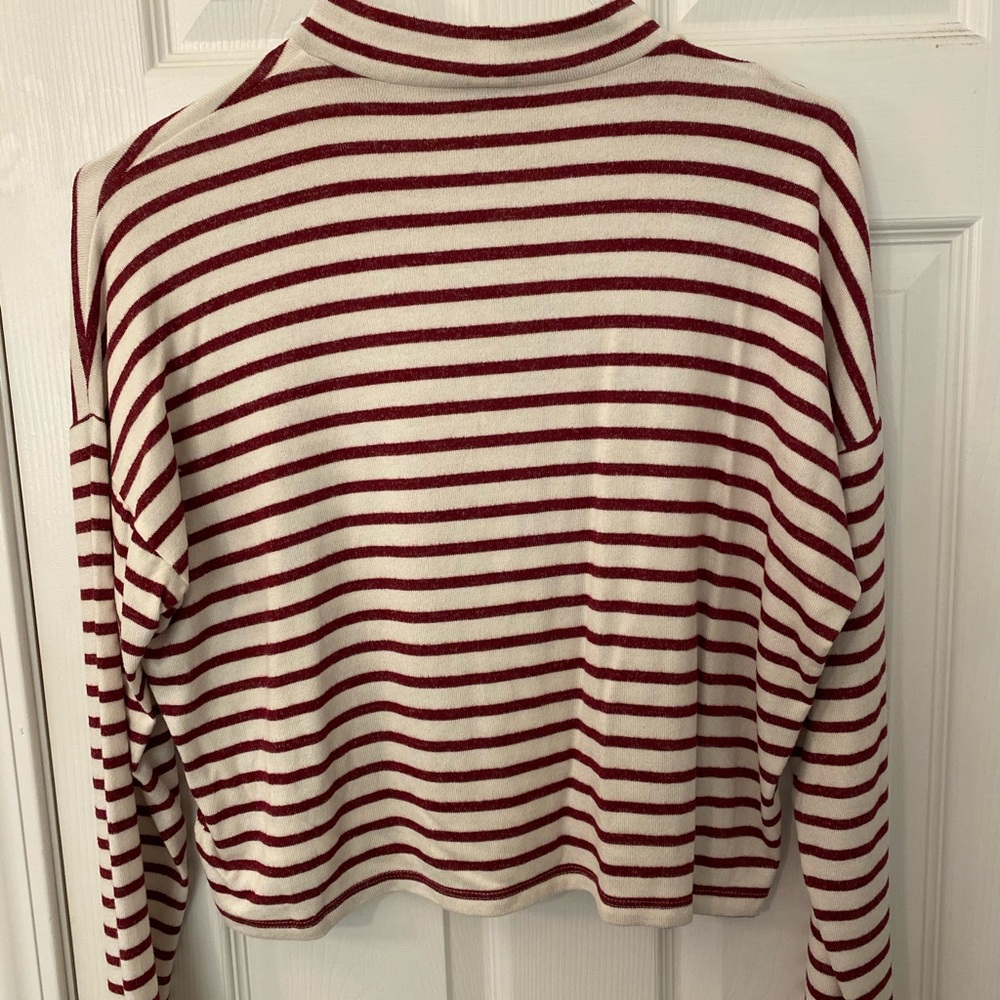 Red and cream mock neck top - Forever 21